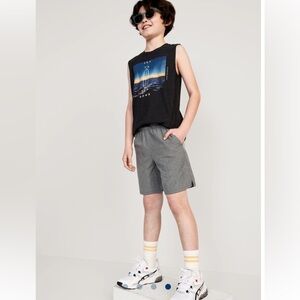 Gap/Old Navy Stretch performance above knee Boys Gray Shorts.